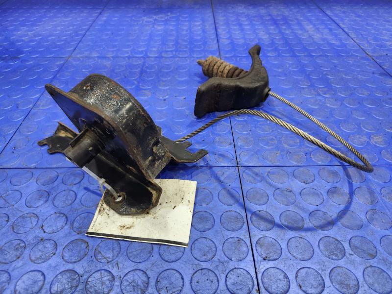 2013 Ford F-250 Super Duty Spare Tire Hoist