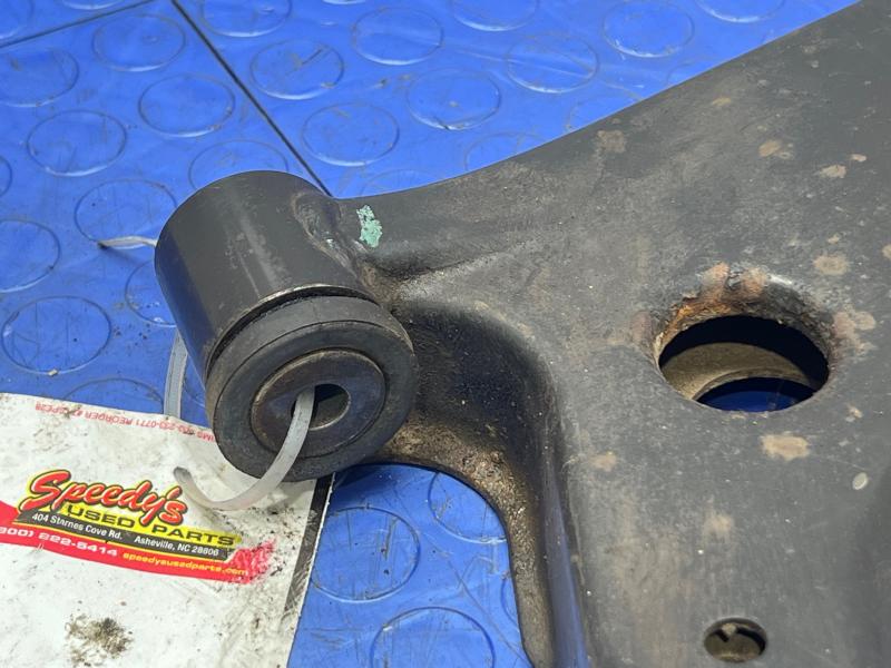 2000 Mitsubishi Eclipse 3.0L Front Lower Control Arm RH Passenger Side OEM MR369796
