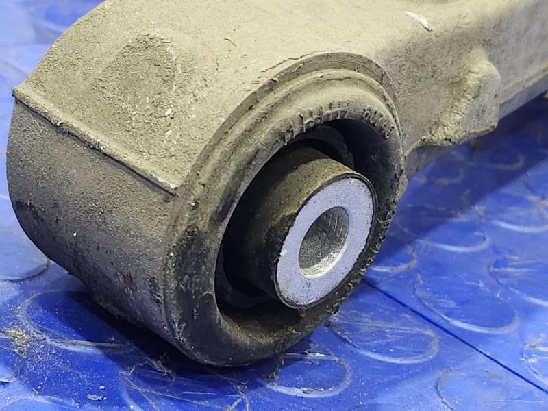 2012 Jeep Grand Cherokee Lower Control Arm Rr