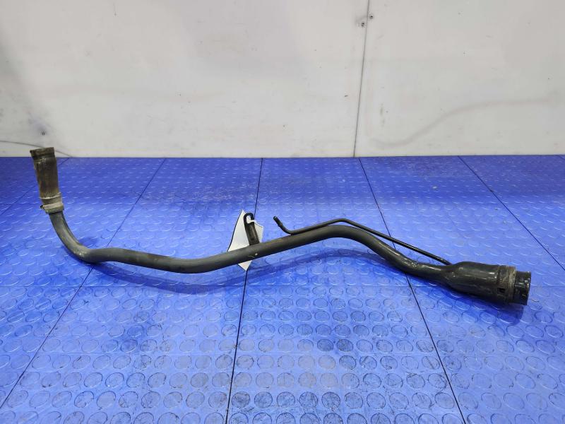 2013 Chrysler 300 Fuel Filler Neck