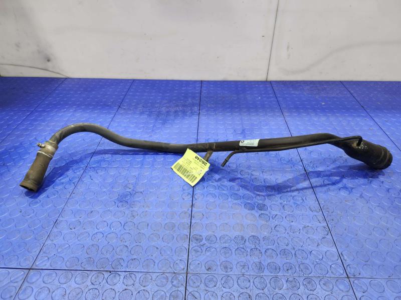2013 Chrysler 300 Fuel Filler Neck