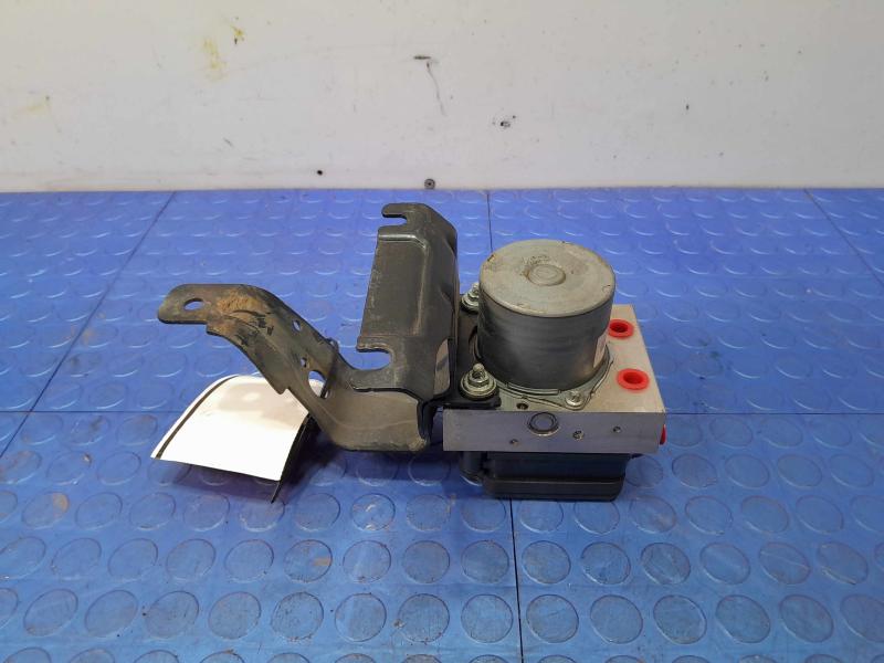 2015 Chrysler 200 ABS Anti Lock Brake Pump Modulator Assembly OEM 68232470AB