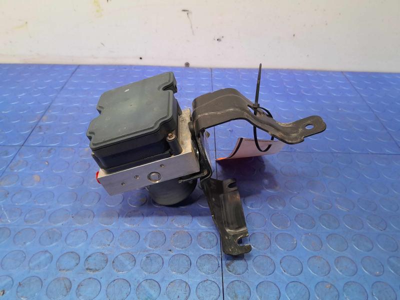 2015 Chrysler 200 ABS Anti Lock Brake Pump Modulator Assembly OEM 68232470AB