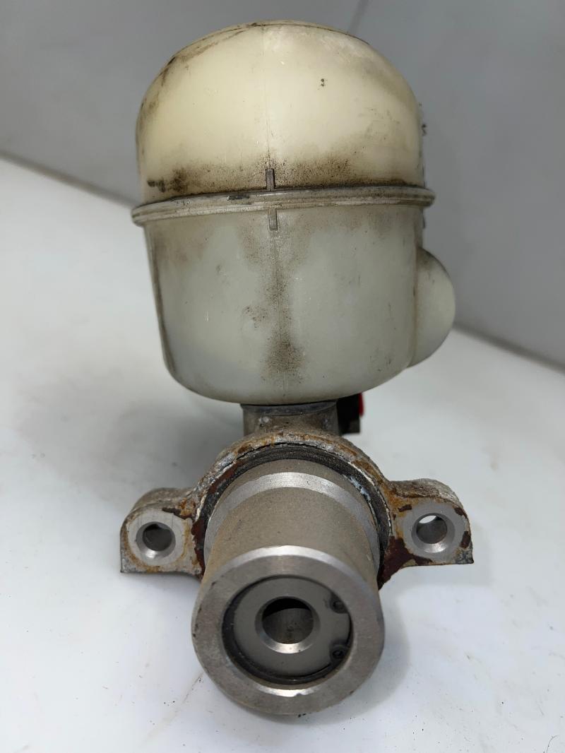 2004 - 2008 Ford F150 Brake Master Cylinder OEM 7L3Z2140A