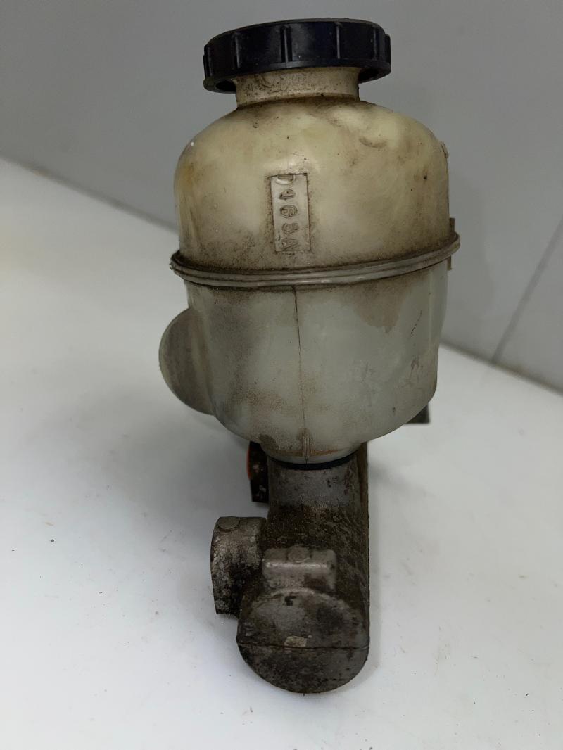 2004 - 2008 Ford F150 Brake Master Cylinder OEM 7L3Z2140A