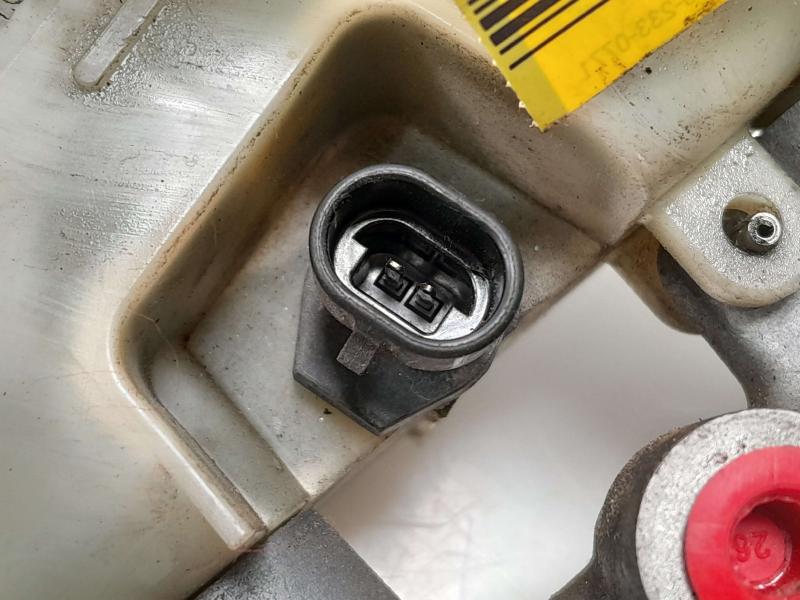 2006 Chevrolet Cobalt Master Cylinder