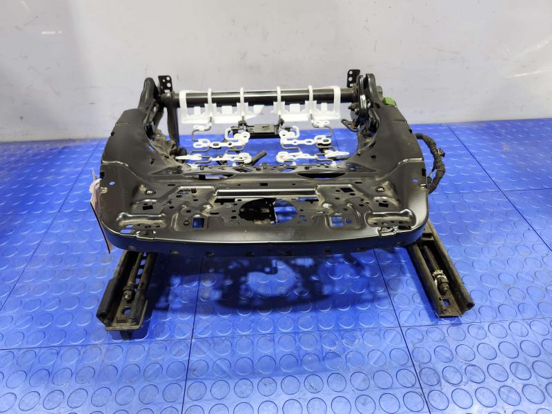 2018 Audi Q7 Seat Track