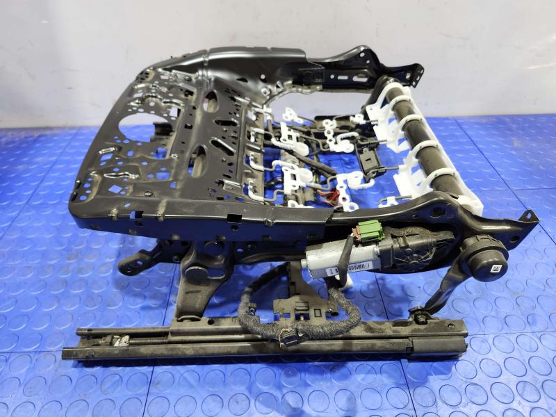 2018 Audi Q7 Seat Track