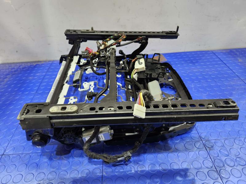 2018 Audi Q7 Seat Track