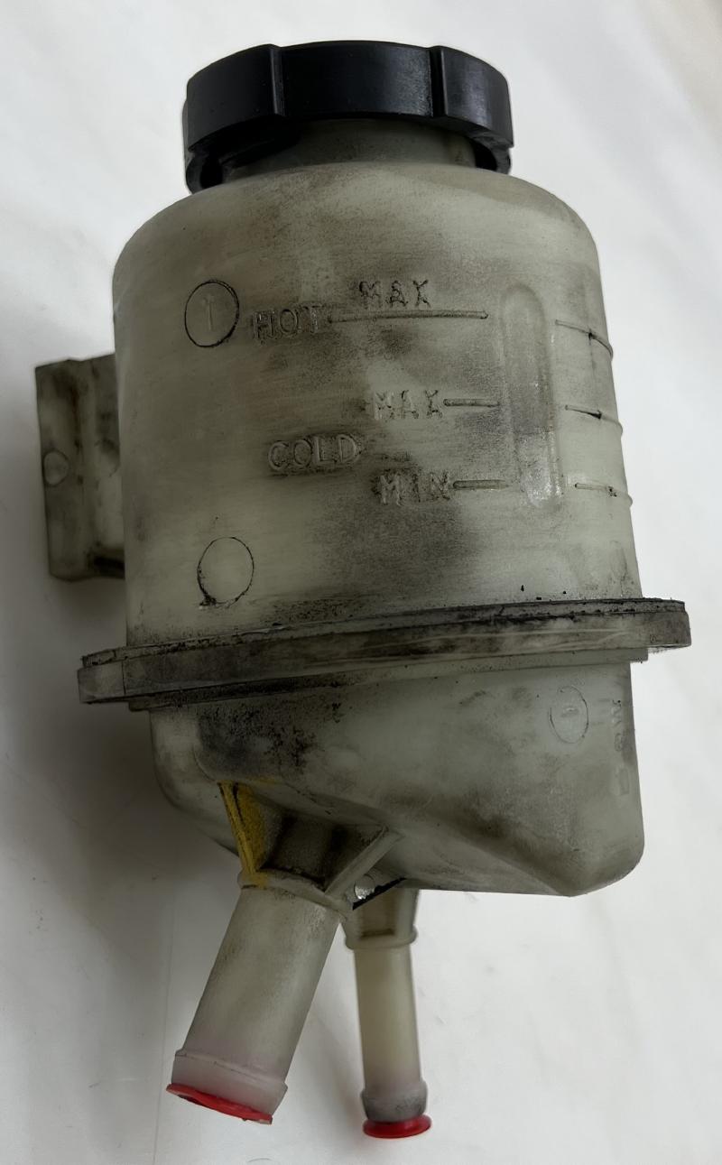 2005 - 2019 Nissan Frontier Power Steering Fluid Reservoir OEM 49180EA000