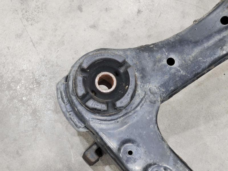 2002 Toyota Camry Crossmember/Cradle/Undercarria