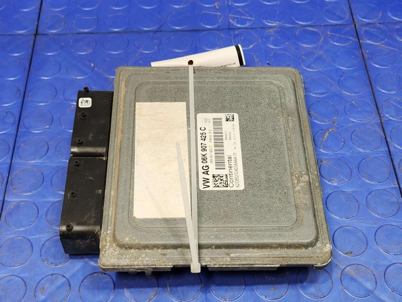 2015 Volkswagen Beetle 1.8L Electronic Control Module ECU ECM OEM 06K906071AC