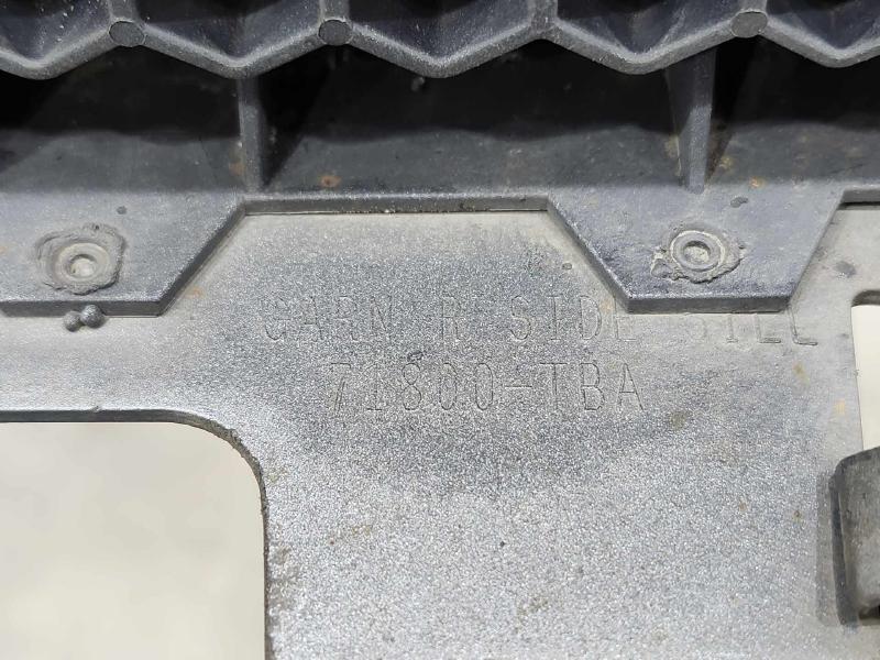 2018 Honda Civic Rocker Moulding