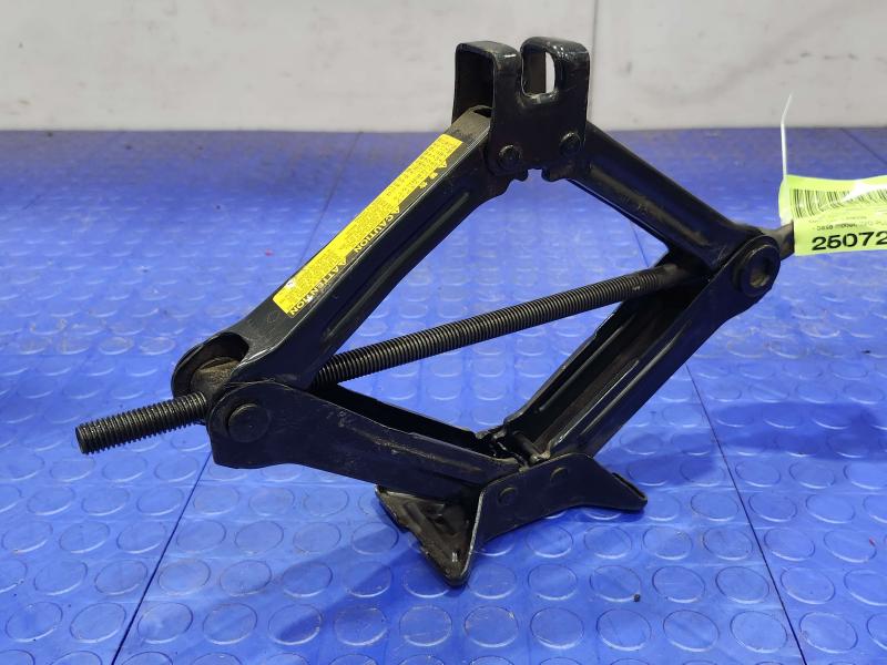 2010 Toyota Prius Jack Assembly