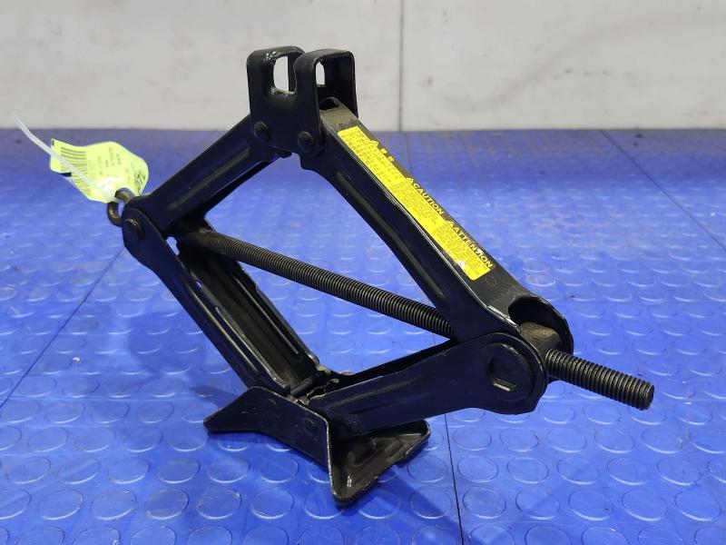 2010 Toyota Prius Jack Assembly