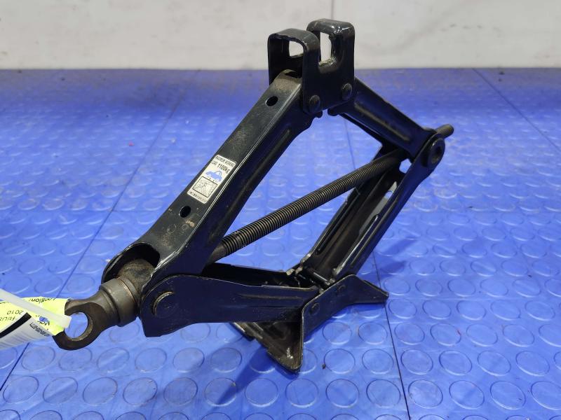 2010 Toyota Prius Jack Assembly