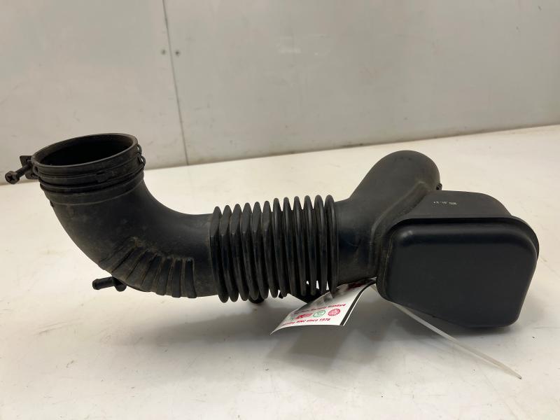 2011 - 2014 Hyundai Sonata Engine Air Intake Tube OEM 281303Q160