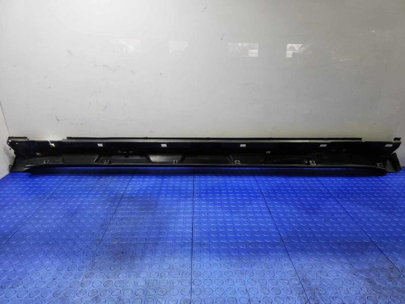 2010 Subaru Legacy Rocker Moulding