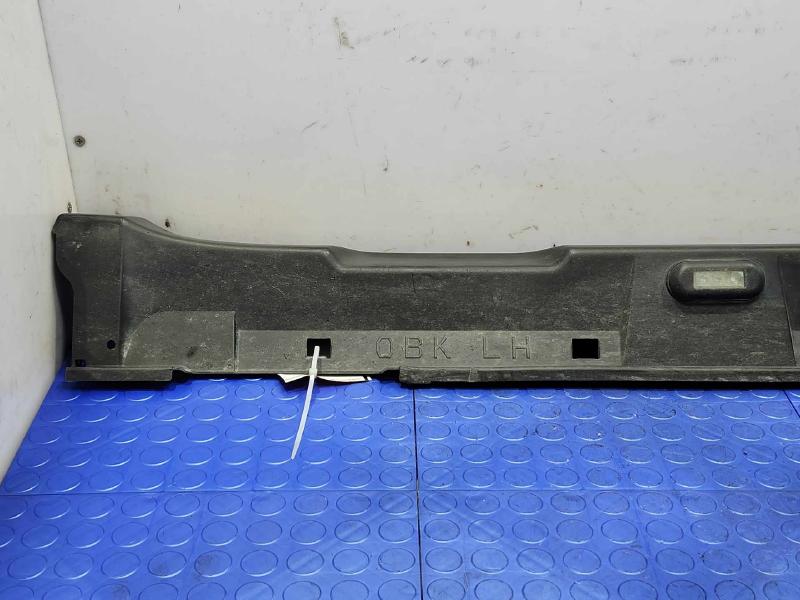 2010 Subaru Legacy Rocker Moulding