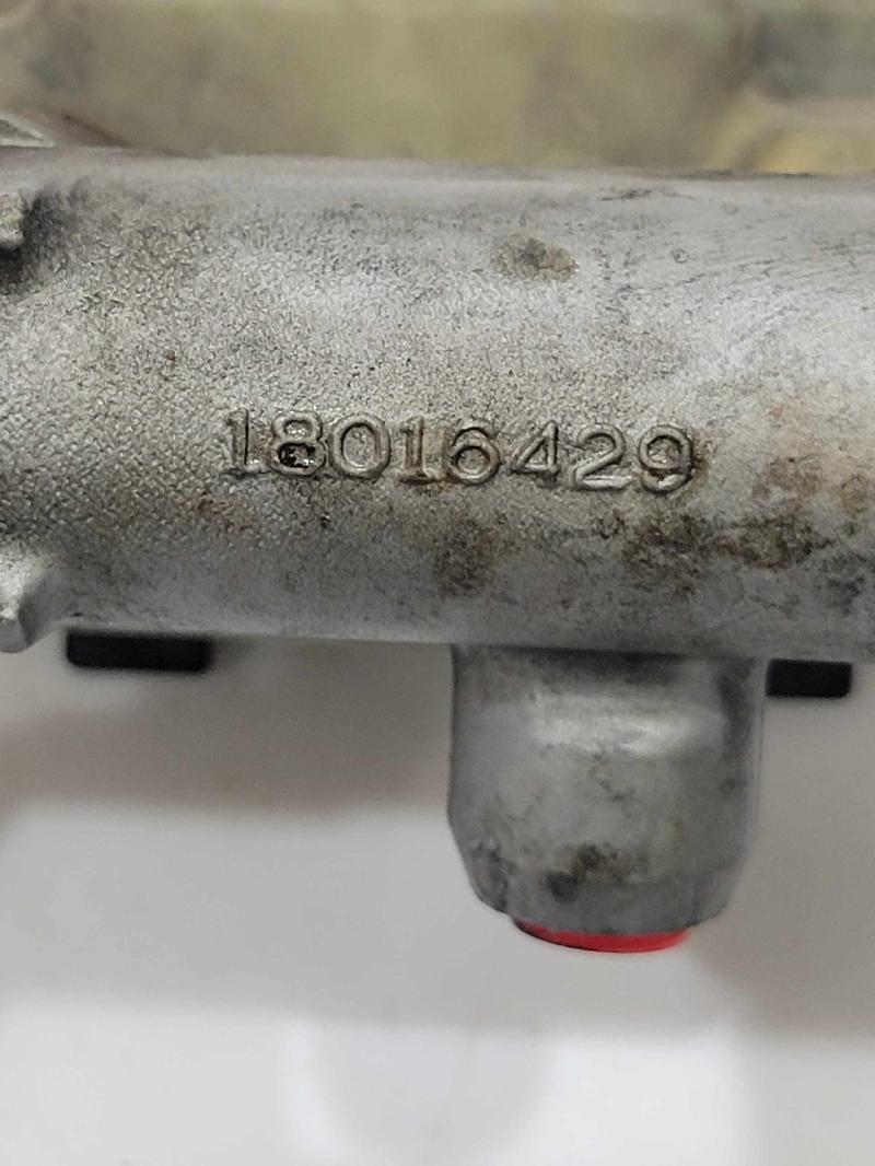 1994 GMC Sierra 1500 Master Cylinder