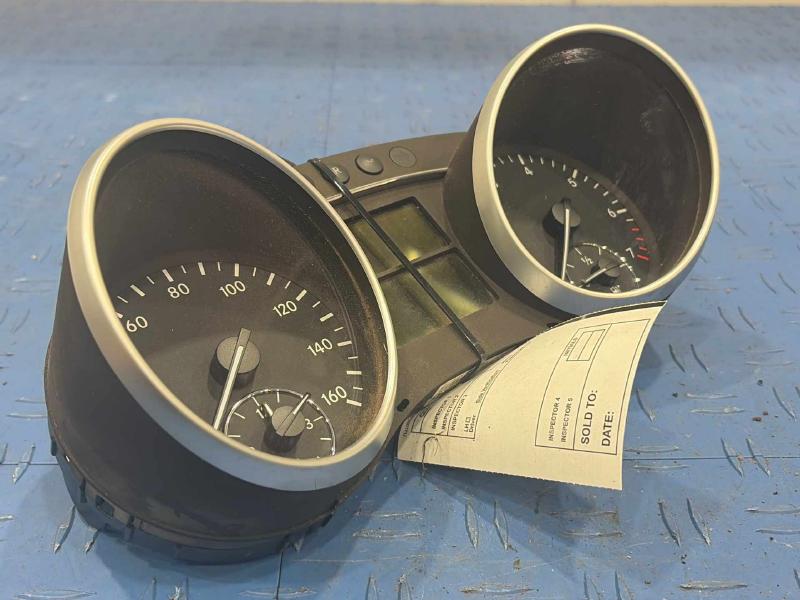 2010 Mercedes ML-Class Speedometer