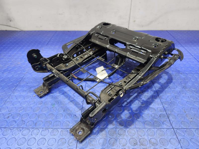 2011 Maserati Quattroporte Seat Track