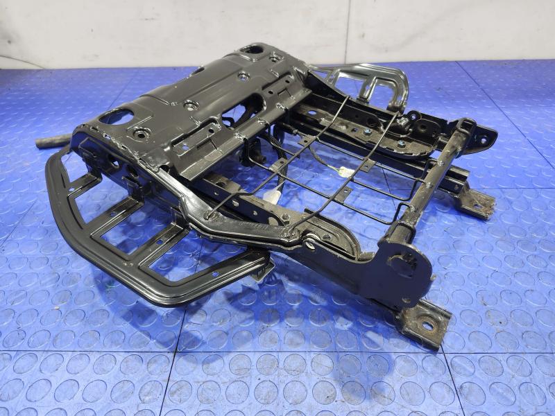 2011 Maserati Quattroporte Seat Track