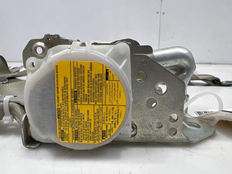 2013 Toyota Prius Front Seat Belt