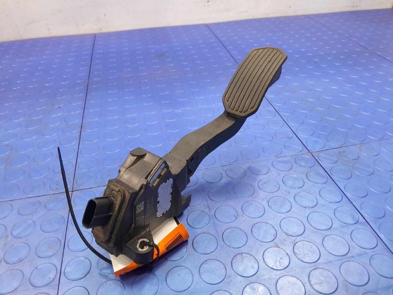 2015-2020 Toyota Sienna Accelerator Pedal Assembly Genuine OEM 78110-0E010