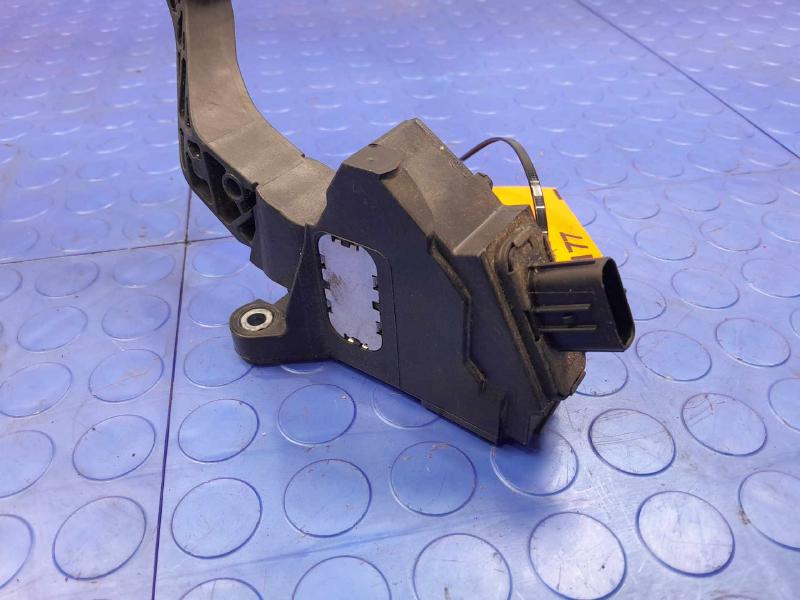 2015-2020 Toyota Sienna Accelerator Pedal Assembly Genuine OEM 78110-0E010