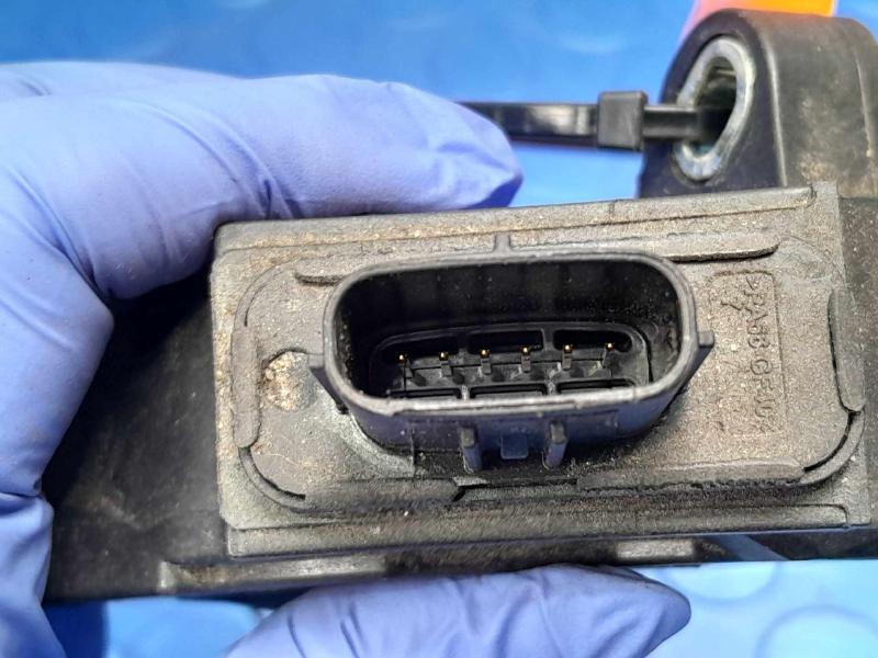 2015-2020 Toyota Sienna Accelerator Pedal Assembly Genuine OEM 78110-0E010