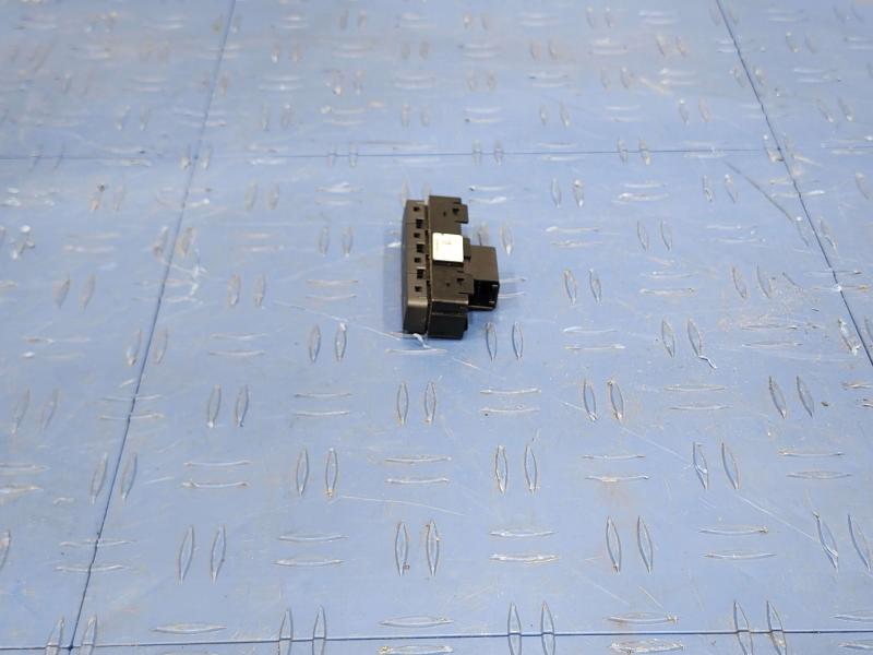 2015 Chevrolet Tahoe Door Switch Front