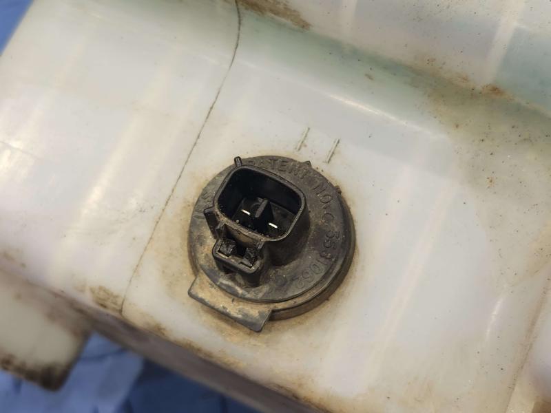 2002 Toyota Camry Washer Bottle
