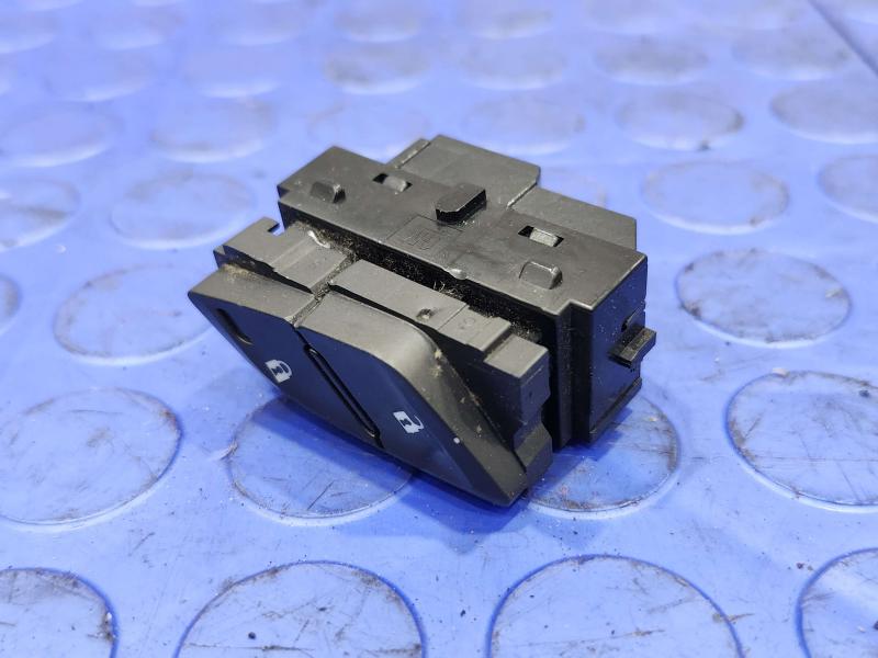 2016 Cadillac ATS Door Switch Front