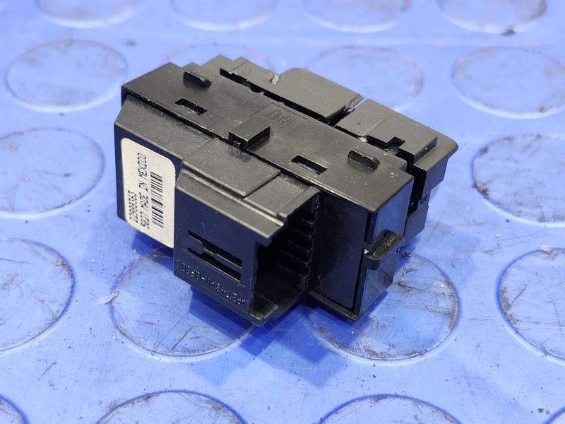 2016 Cadillac ATS Door Switch Front
