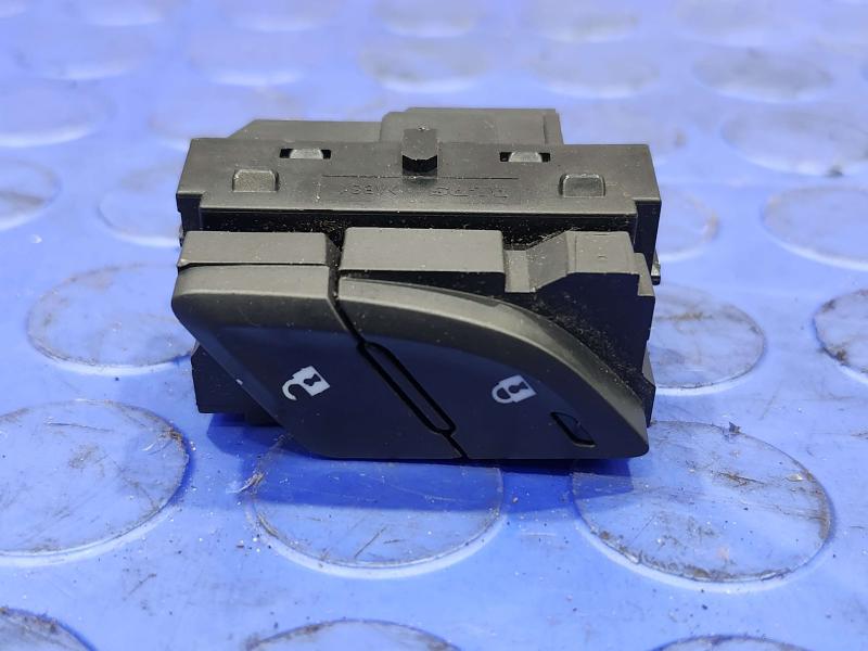 2016 Cadillac ATS Door Switch Front