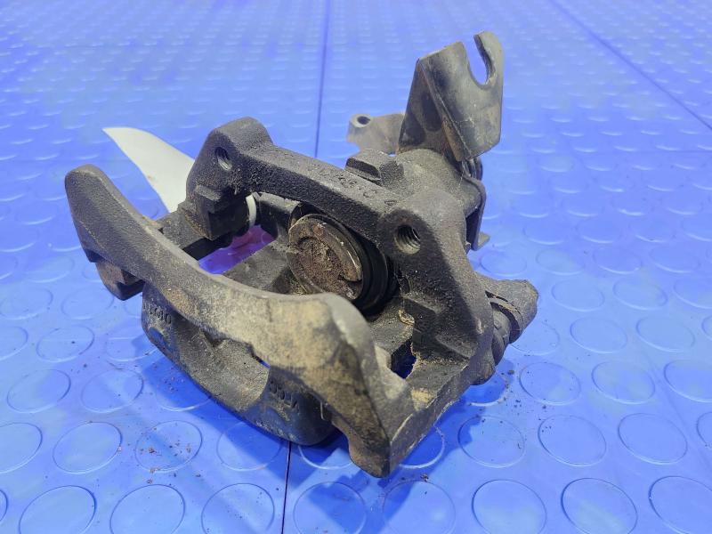 2006 Ford Mustang Caliper