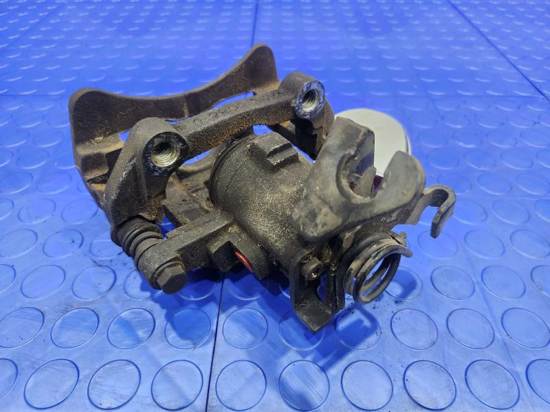 2006 Ford Mustang Caliper