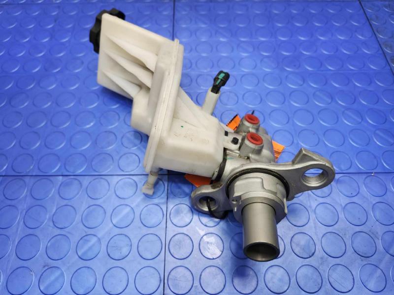 2019 Chevrolet Equinox Master Cylinder