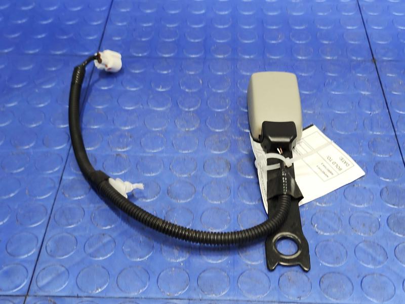 2013 Toyota Prius Front Seat Belt