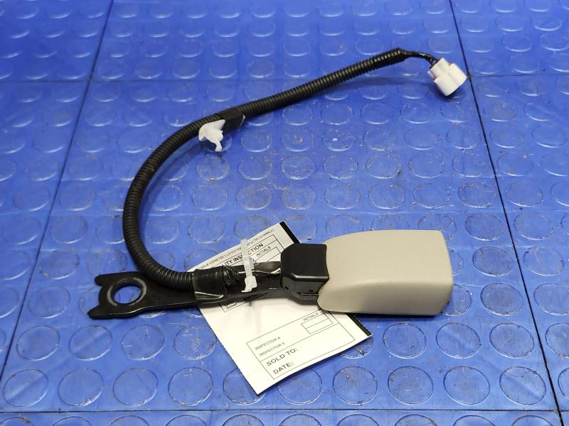 2013 Toyota Prius Front Seat Belt