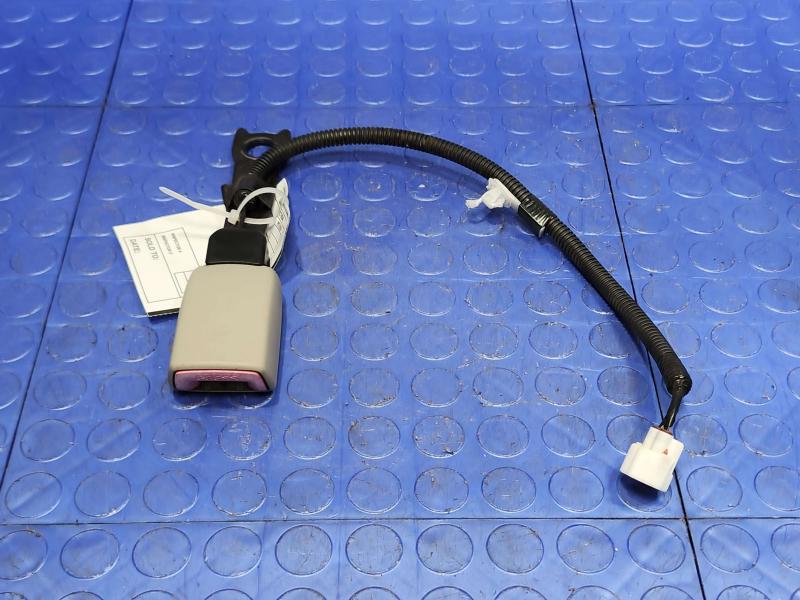 2013 Toyota Prius Front Seat Belt