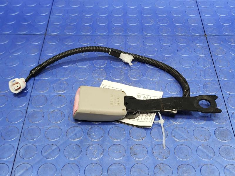 2013 Toyota Prius Front Seat Belt