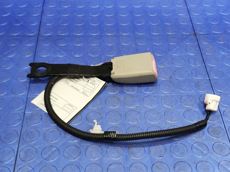 2013 Toyota Prius Front Seat Belt