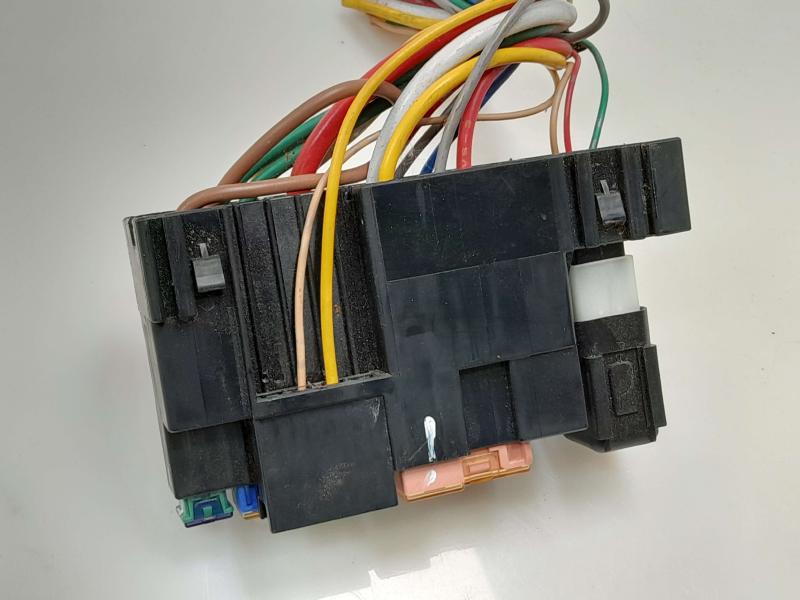 2016 Nissan Frontier Cabin Fuse Box