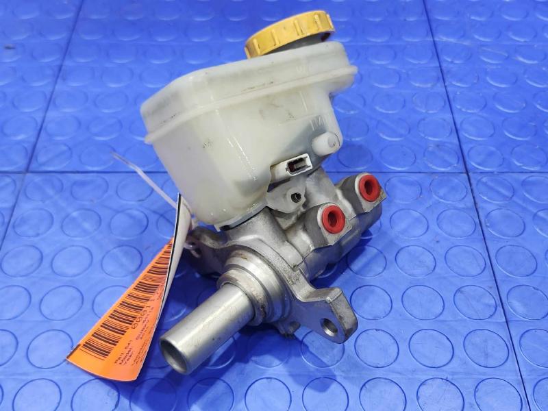 2013-2014 Subaru XV Crosstrek Brake Master Cylinder Assembly OEM 26401FJ071