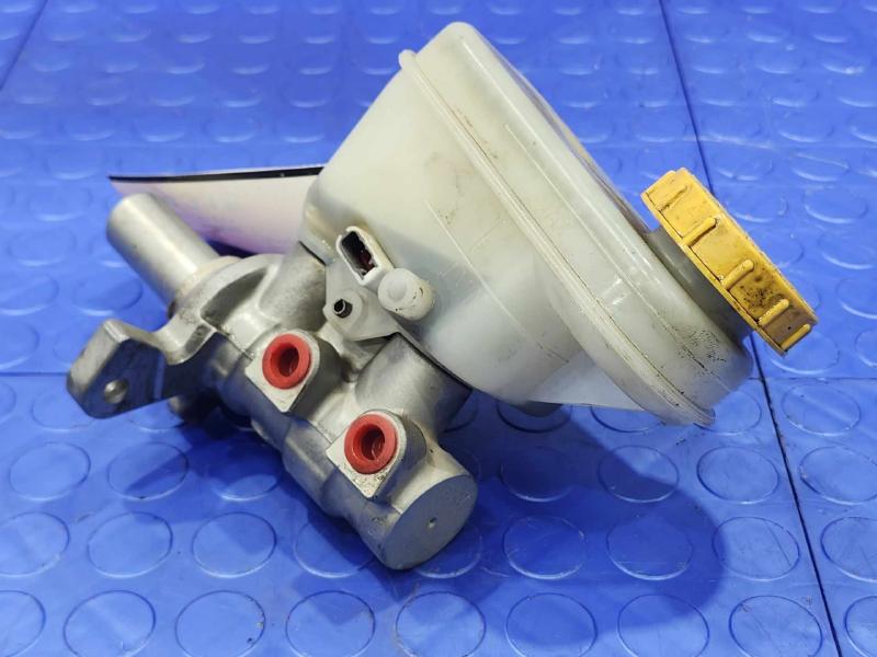 2013-2014 Subaru XV Crosstrek Brake Master Cylinder Assembly OEM 26401FJ071