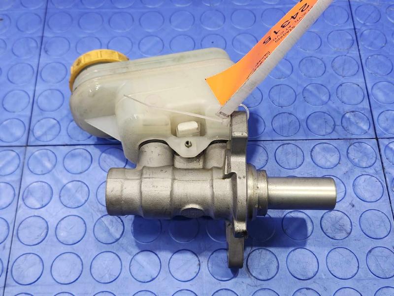2013-2014 Subaru XV Crosstrek Brake Master Cylinder Assembly OEM 26401FJ071