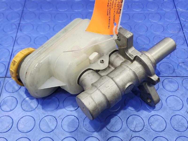 2013-2014 Subaru XV Crosstrek Brake Master Cylinder Assembly OEM 26401FJ071