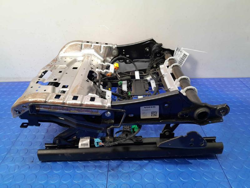 2018 Volvo S90 Seat Track
